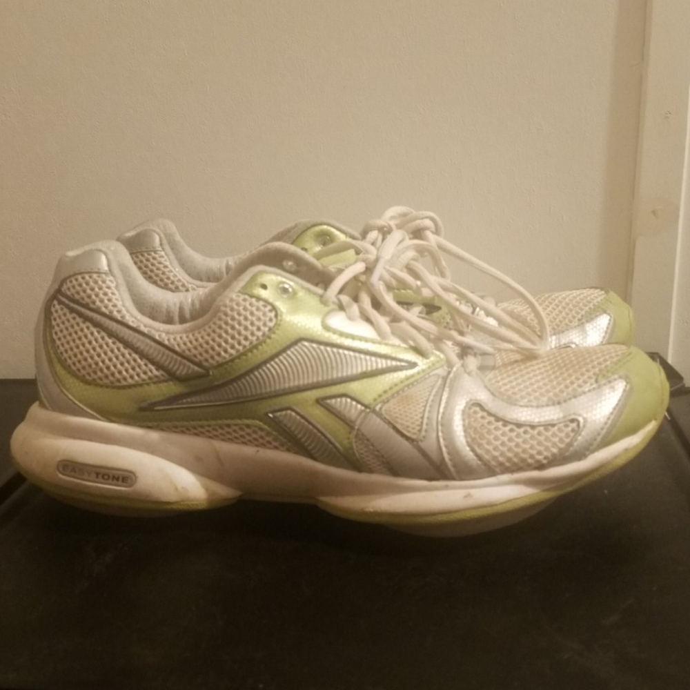 Reebok Easytone size 9